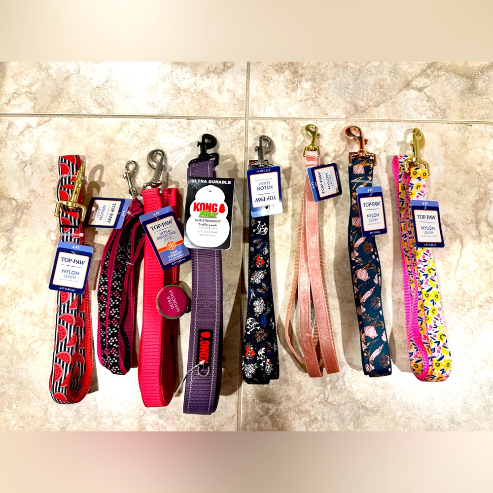 Dog leash 6 feet long (READ DESCRIPTION)